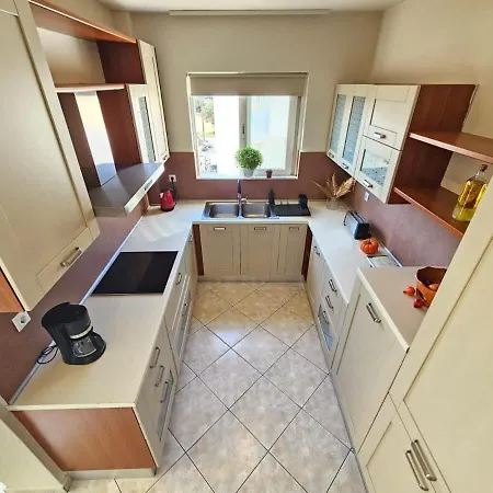 Infinity V Sea View Apartment, Tigaki Apartment